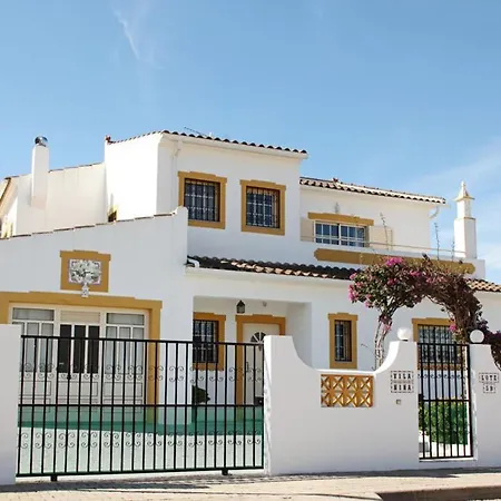 Naomi - Large Garden And Terrace Ferienhaus