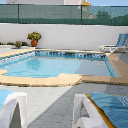 Naomi - Large Garden And Terrace Holiday home Albufeira