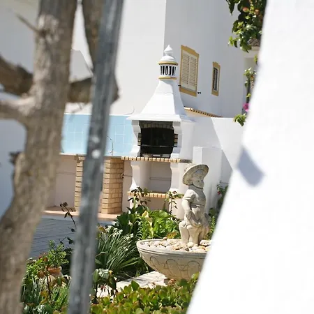 Naomi - Large Garden And Terrace Holiday home Albufeira