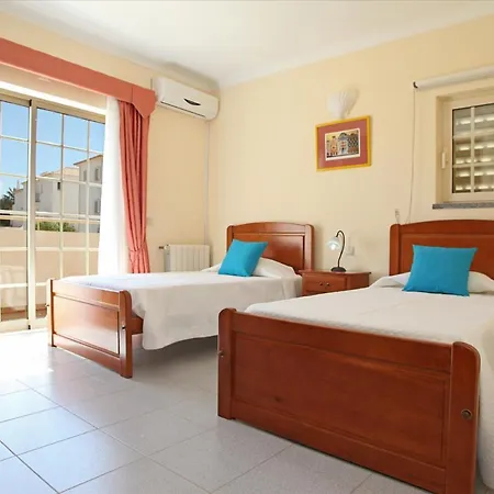 Naomi - Large Garden And Terrace Holiday home Albufeira