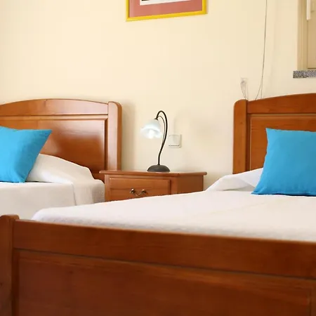 Naomi - Large Garden And Terrace Holiday home Albufeira